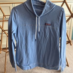 Vineyard vines blue hoodie with pockets